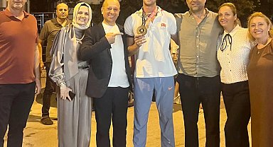İsmail Nezir'e İzmir'de karşılama