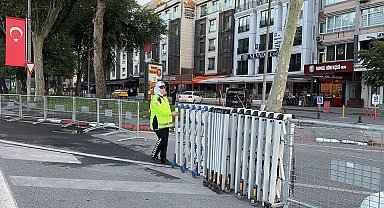 İstanbul'da 30 Ağustos Zafer Bayramı nedeniyle Vatan Caddesi trafiğe kapatıldı