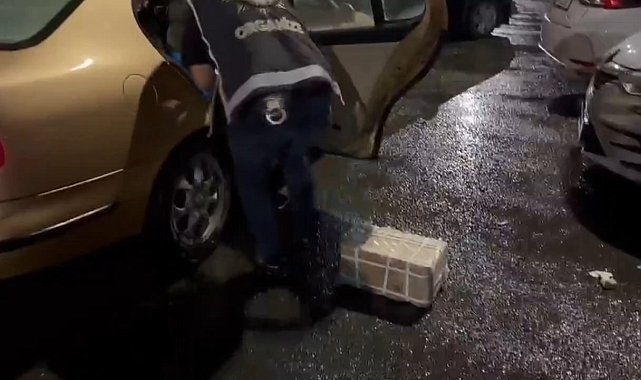 İstanbul'da silah kaçakçılarına operasyon: 120 tabanca ele geçirildi
