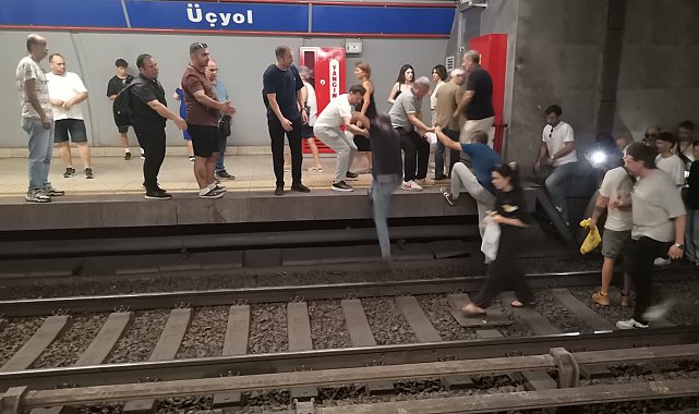İzmir'de metro seferleri normale döndü