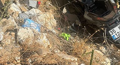 İzmir'de şarampole devrilen motosikletin sürücüsü öldü