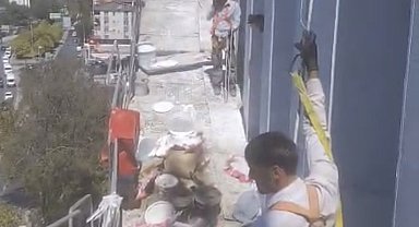 Kağıthane'de inşaat platformu çöktü; mahsur kalan 4 işçi kurtarıldı