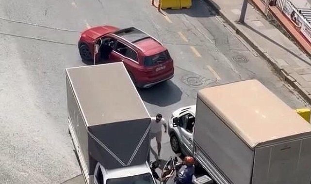Kağıthane'de trafikte silahlı kavga; 2 sürücüye 360 bin lira ceza kesildi