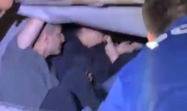 Kamyonetten 19 kaçak göçmen çıktı