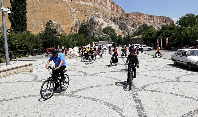 Kapadokya'nın giriş kapısı Soğanlı'da bağımlılıkla mücadele için pedal çevirdiler