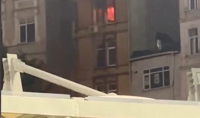 Kasımpaşa'da havai fişeğin daireyi yaktığı anlar kamerada; 4 gözaltı