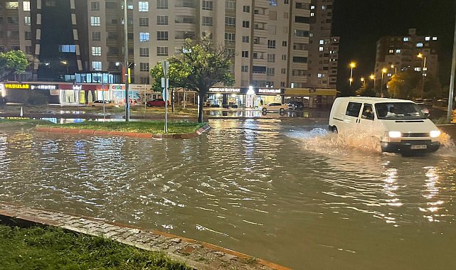 Kayseri'de sağanak sele dönüştü; yollar göle döndü
