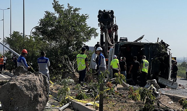 Kayseri'de yolcu otobüsü devrildi; 1 ölü, 23 yaralı
