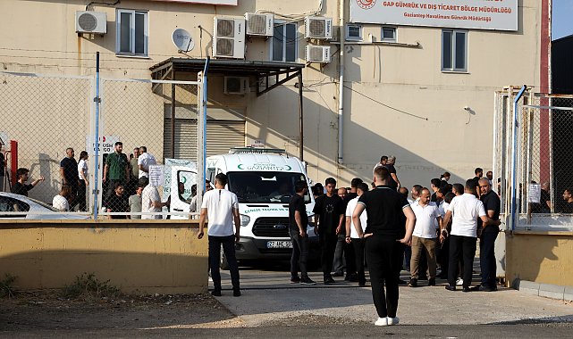 Kıbrıs'ta alabora olan gemide yaşamını yitiren Balyemez'in cenazesi uçakla Gaziantep'e getirildi