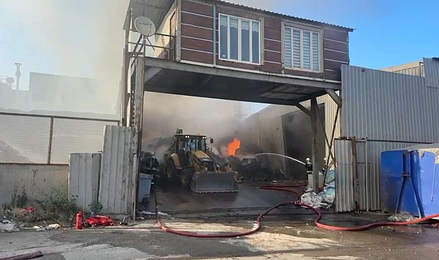 Kocaeli'de geri dönüşüm deposunda yangın