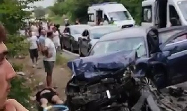 Kocaeli'de iki otomobil çarpıştı: 6 yaralı
