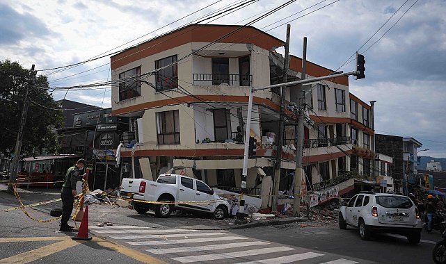 Kolombiya'daki depremde hayatını kaybedenlerin sayısı 294'e yükseldi
