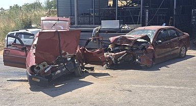 Kütahya'da iki otomobil çarpıştı: 1 ölü, 1 yaralı
