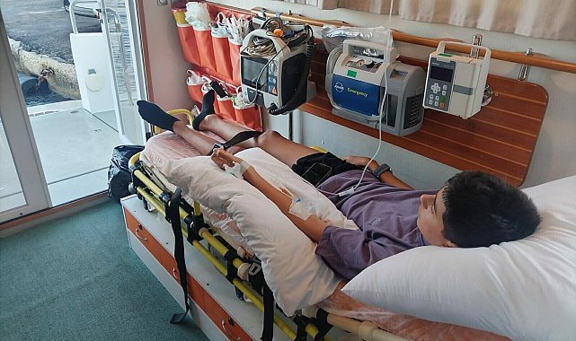 Leros'ta rahatsızlanan Türk genci deniz ambulansıyla Bodrum'a getirildi