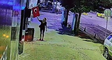 Mağazanın önünde asılı olan Türk bayrağını yakan şüpheli gözaltına alındı