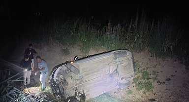 Manisa'da uyuşturucu şüphelileri polisten kaçarken kaza yaptı: 3 yaralı