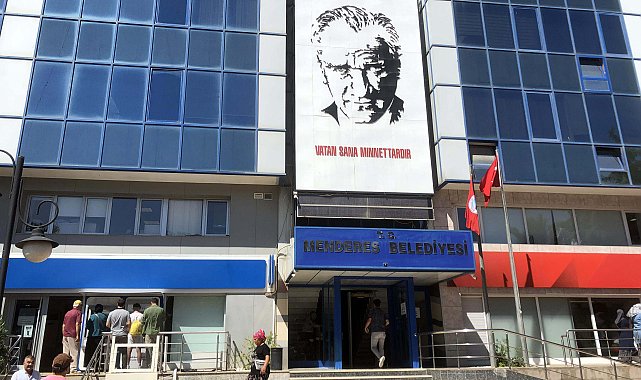 Menderes Belediyesi'ne operasyon: Başkan Çiçek dahil, 13 şüpheli gözaltına alındı