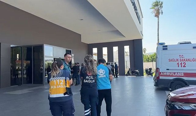 Mersin'in Taşucu Limanı'nda ekipler hazırlık yapıyor