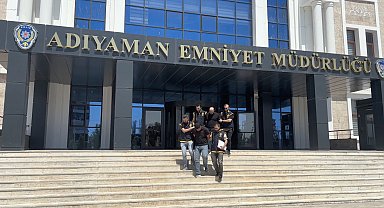 Minibüsü durdurup, şoförünü darbeden 2 şüpheli tutuklandı