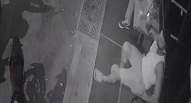 MMA şampiyonu Hasan, 'Doğan sen misin' diye soran 2 kişi tarafından vuruldu; saldırı kamerada