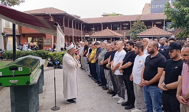 Motosikletiyle kaza yapıp, arkadan gelen otomobil çarpan Talha, hayatını kaybetti