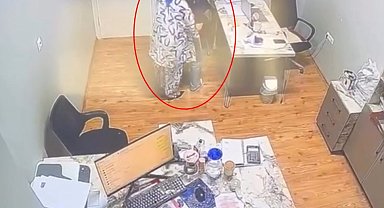 Nefes borusuna şeker kaçan kadın, Heimlich manevrasıyla kurtarıldı; o anlar kamerada