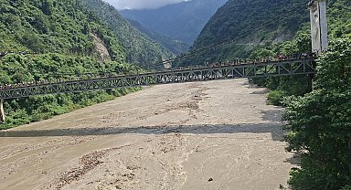 Nepal'deki selde can kaybı 165'e yükseldi
