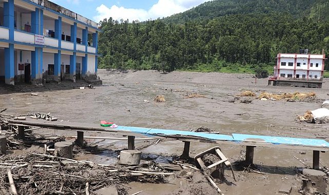 Nepal'deki selde hayatını kaybedenlerin sayısı 691'e yükseldi