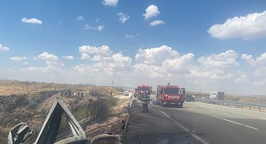 Niğde-Ankara Otoyolu'nda madeni yağ yüklü TIR devrildi; 1 ölü