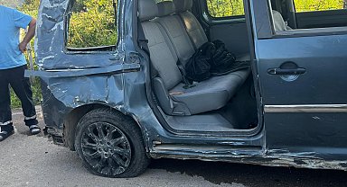 Ordu'da hafif ticari araç takla attı: 5 yaralı