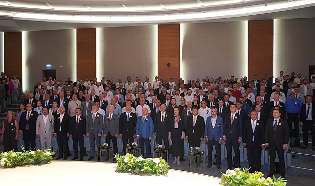 Orhangazi Ticaret ve Sanayi Odası'nın 100'üncü yılında iş dünyasına katkı sağlayanlara ödül