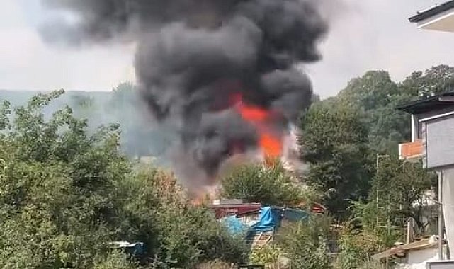 Otluk alanda çıkan yangın barakaya sıçradı