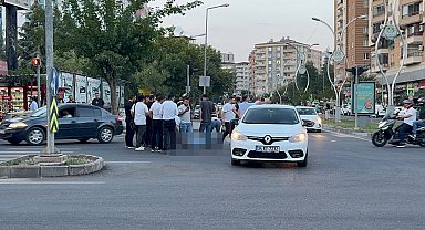 Otomobilin çarptığı bisikletli ağır yaralandı