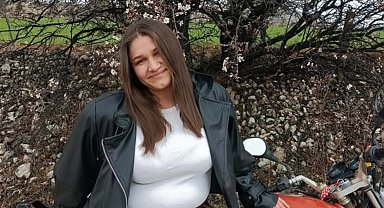 Otomobille çarpışan motosikletin sürücüsü Nehir, hayatını kaybetti