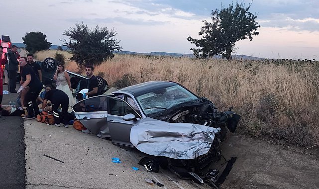 Otomobillerin çarpıştığı kazada, ölü sayısı 2'ye yükseldi