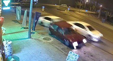 Polisten kaçarken aracıyla 4 otomobile çarpan alkollü sürücüye 450 bin lira ceza