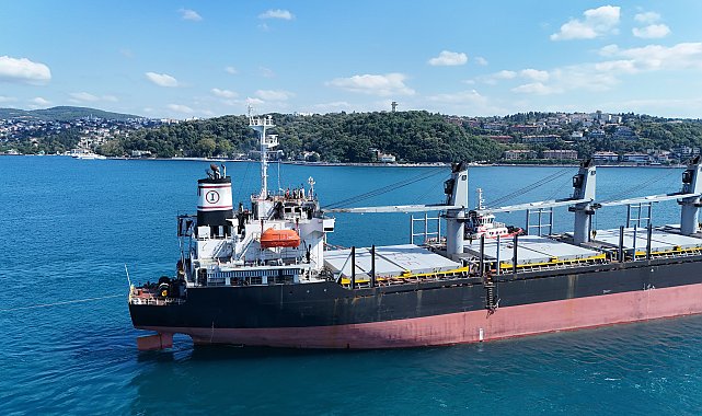 Rusya'da İHA saldırısına uğrayan gemi İstanbul Boğazı'ndan geçti