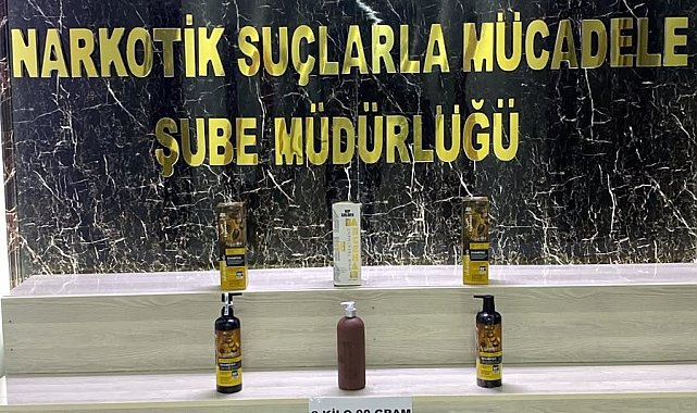 Şampuan şişelerine gizlediği sıvı metamfetaminle yakalanan şüpheli tutuklandı