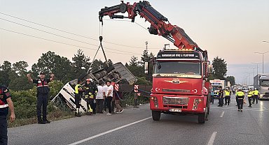 Samsun'da özel halk otobüsü şarampole devrildi: 21 yaralı