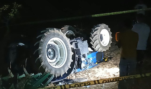 Şanlıurfa'da tarladan dönerken devrilen traktörün altında can verdi
