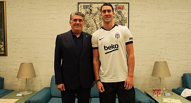 Serdal Adalı: Vlahovic'in lisansı için İtalya Futbol Federasyonu'ndan izin bekleniyor