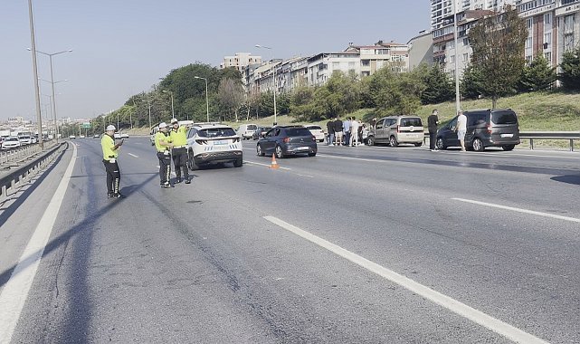 Sultangazi TEM Otoyolu'nda 10 aracın karıştığı zincirleme kaza- 1