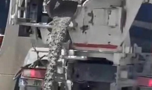 Sultangazi'de yola beton döken mikser trafikten men edildi