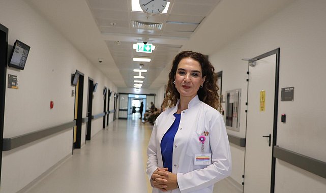 Sürekli öne eğilmek boynu zorluyor: 5 kiloluk baş, 25 kiloluk yüke dönüşüyor