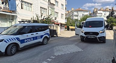 Tartıştığı kişiyi bıçakla yaraladı