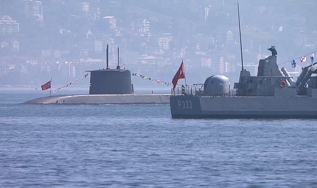 TEKNOFEST Mavi Vatan'da SAT ve SAS komandoları gösteri yaptı