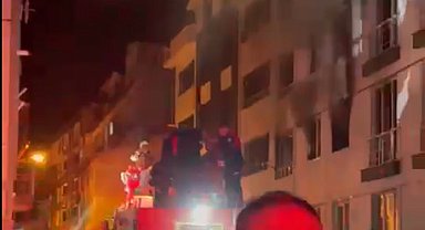 Tokat'ta 5 katlı binada yangın; 4 kişi dumandan etkilendi