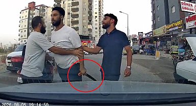 Trafikte tartıştığı sürücüyü darbedip, testereyle saldırmaya çalıştı