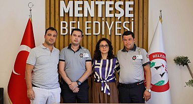 Türk bayrağını ateşe veren şüpheli adliyede