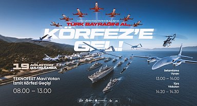 Türk donanması İzmit Körfezi'nde vatandaşları selamlayacak